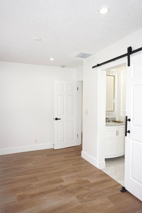 Active With Contract: $4,200 (4 beds, 1 baths, 1470 Square Feet)