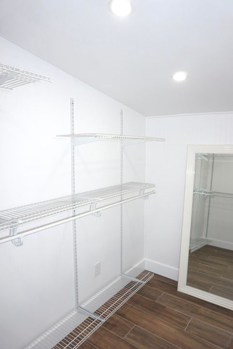 Active With Contract: $4,200 (4 beds, 1 baths, 1470 Square Feet)