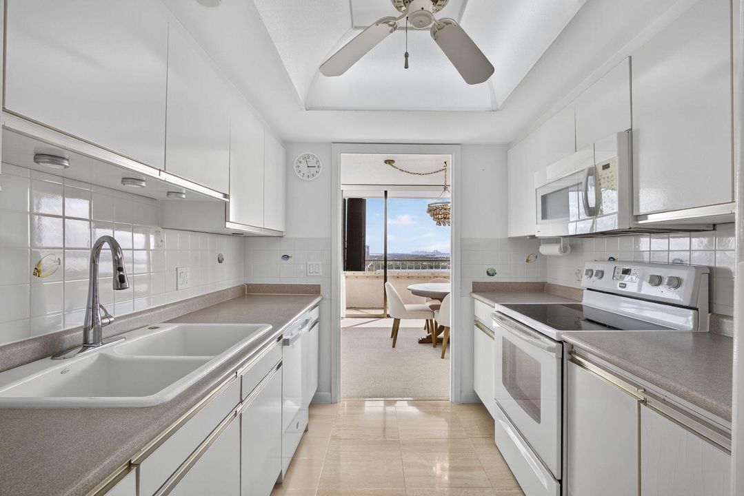 For Sale: $889,000 (2 beds, 2 baths, 1661 Square Feet)