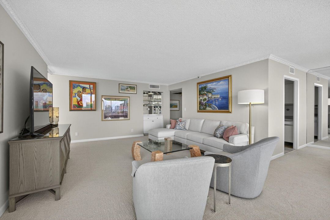 For Sale: $889,000 (2 beds, 2 baths, 1661 Square Feet)