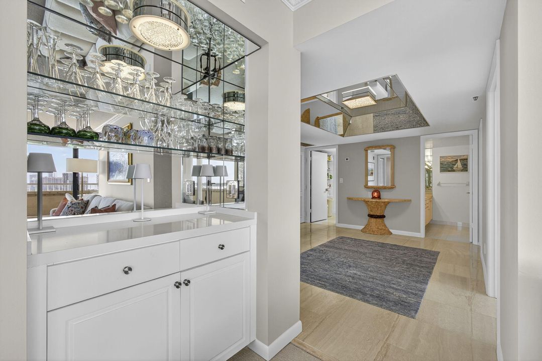 For Sale: $889,000 (2 beds, 2 baths, 1661 Square Feet)