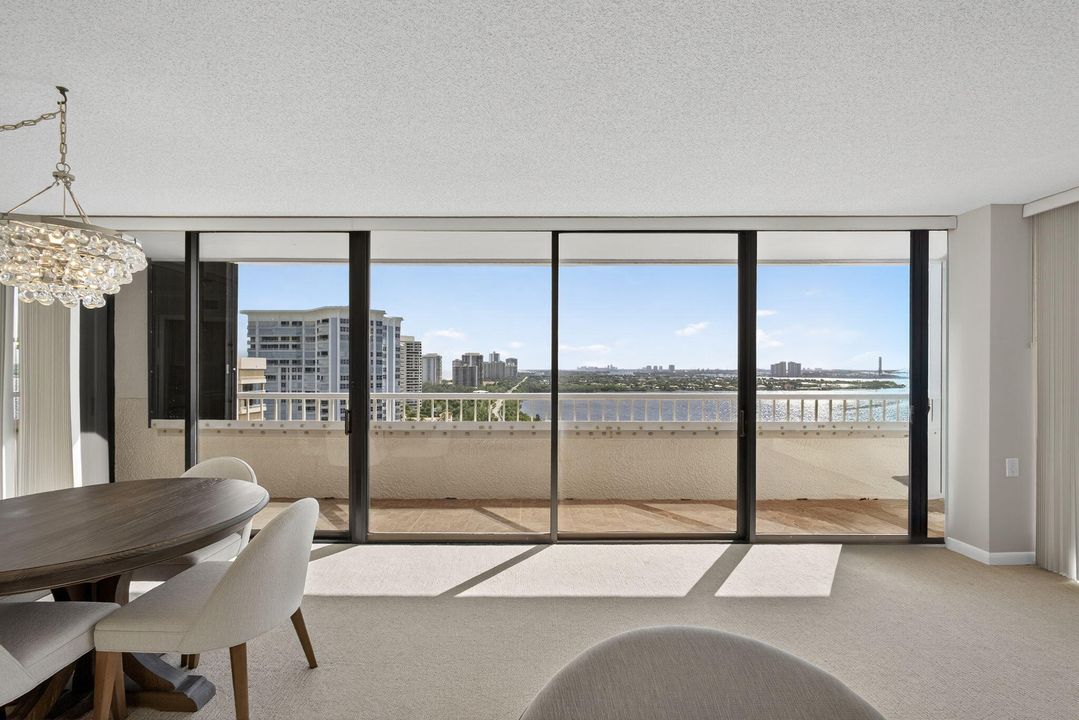 For Sale: $889,000 (2 beds, 2 baths, 1661 Square Feet)