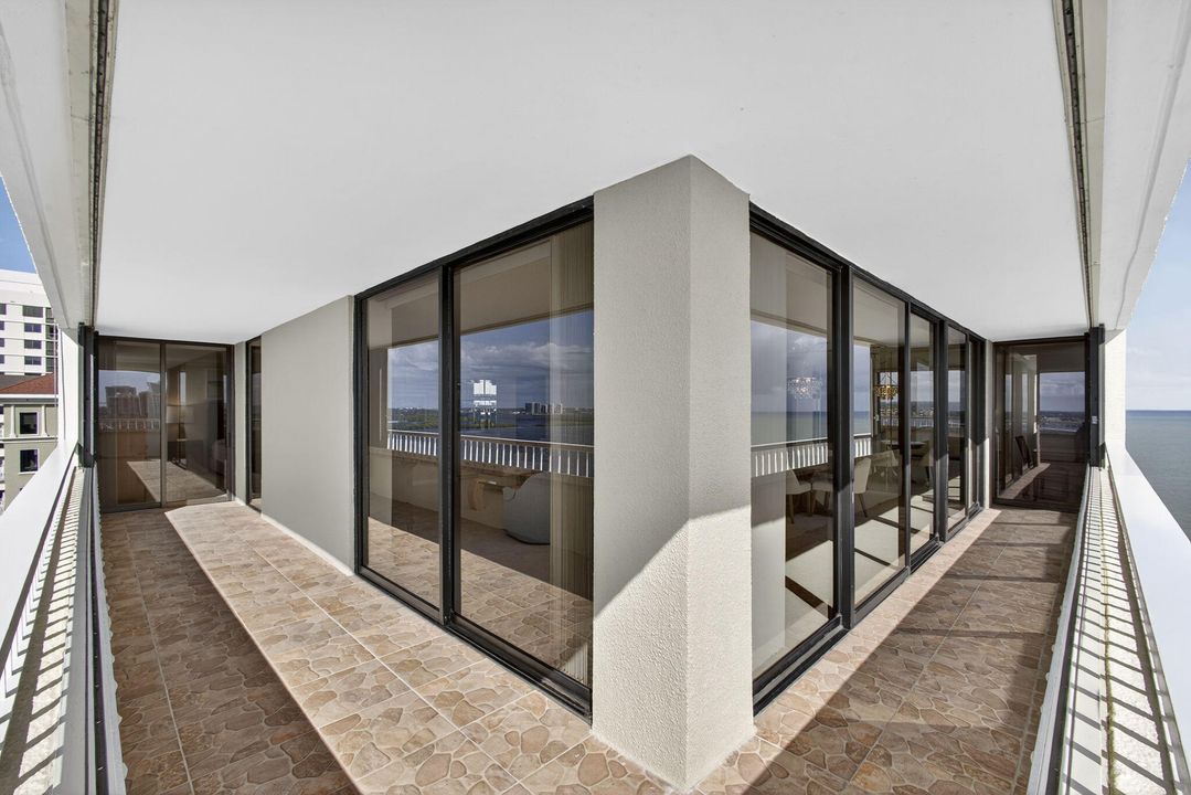 For Sale: $889,000 (2 beds, 2 baths, 1661 Square Feet)