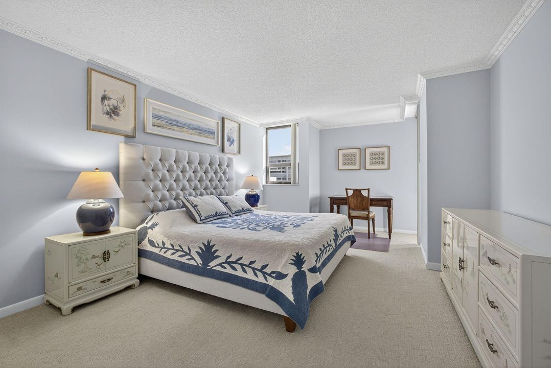 For Sale: $889,000 (2 beds, 2 baths, 1661 Square Feet)