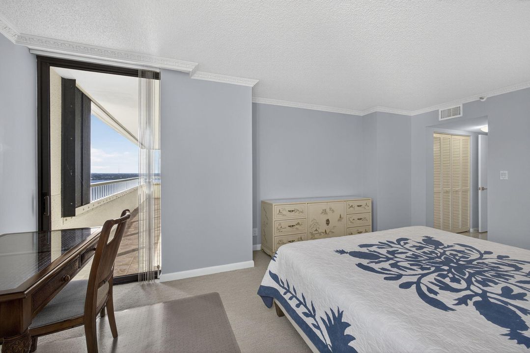 For Sale: $889,000 (2 beds, 2 baths, 1661 Square Feet)