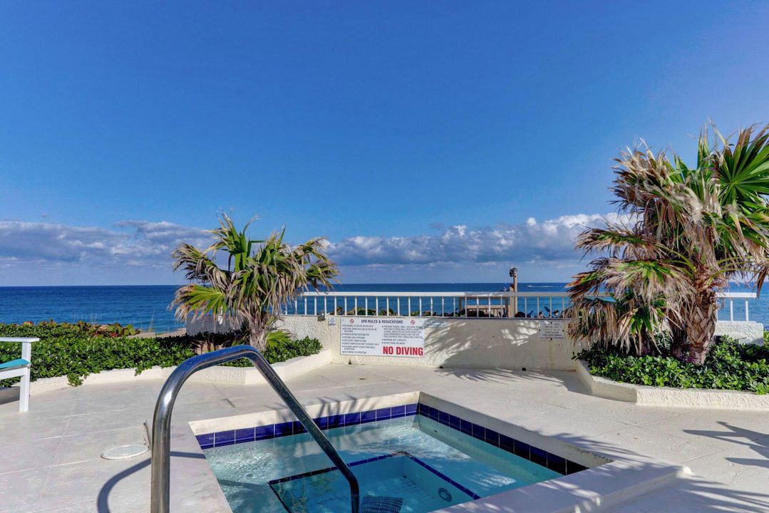 For Sale: $889,000 (2 beds, 2 baths, 1661 Square Feet)