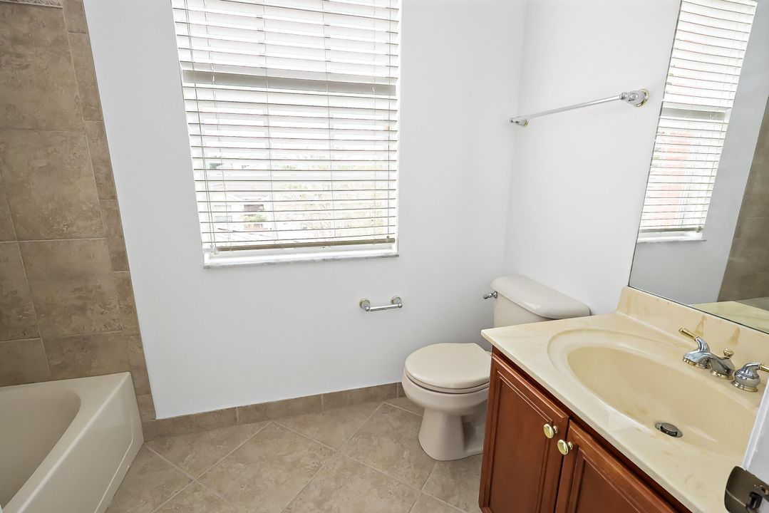 待售: $269,000 (2 贝兹, 2 浴室, 1579 平方英尺)