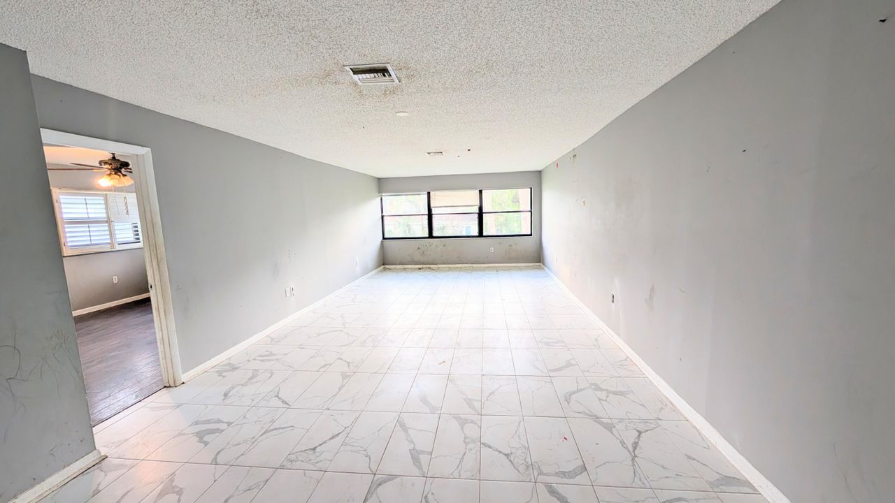 En Venta: $225,000 (2 camas, 2 baños, 1348 Pies cuadrados)