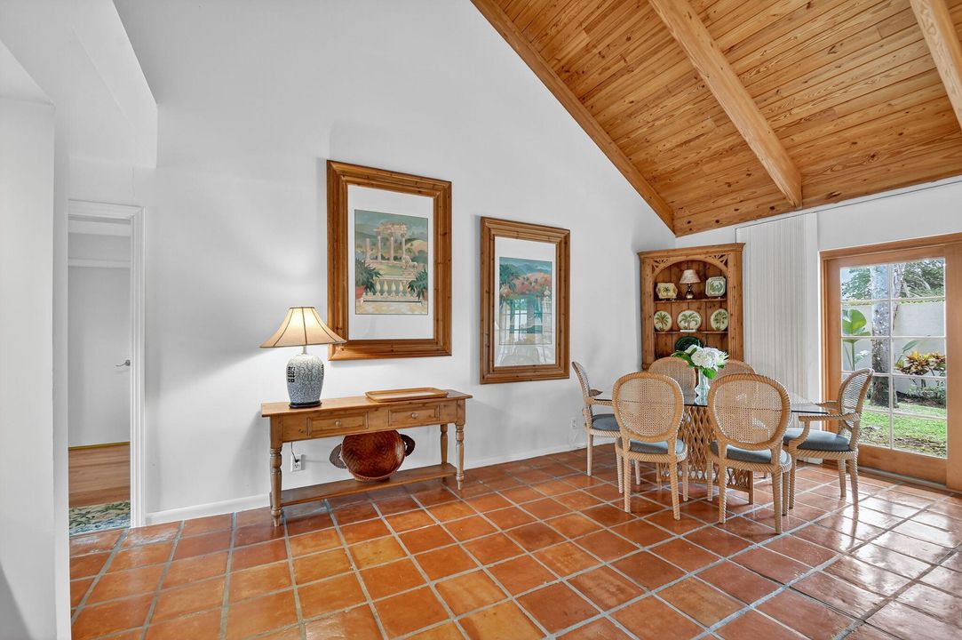 Active With Contract: $759,900 (2 beds, 2 baths, 1674 Square Feet)