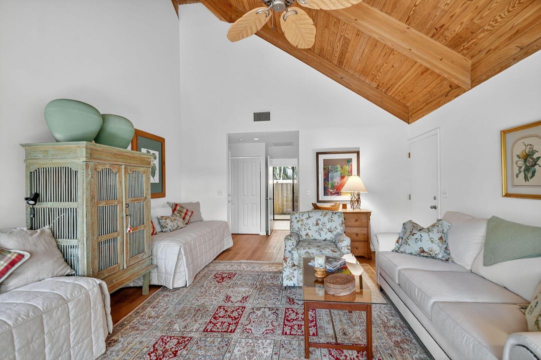 Active With Contract: $759,900 (2 beds, 2 baths, 1674 Square Feet)