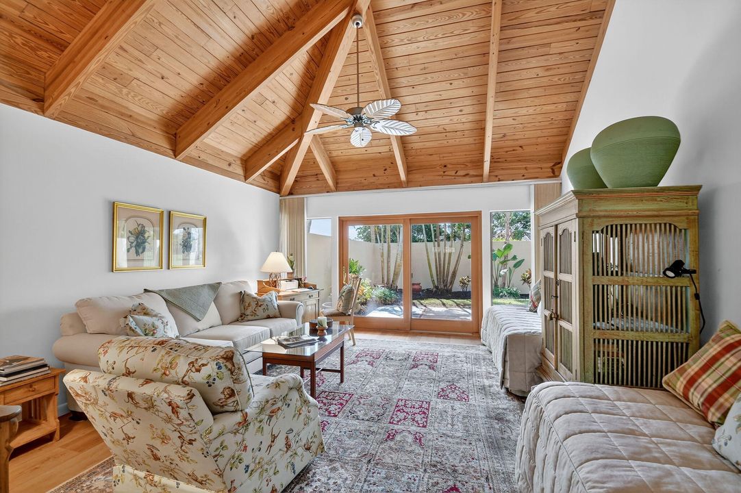 Active With Contract: $759,900 (2 beds, 2 baths, 1674 Square Feet)