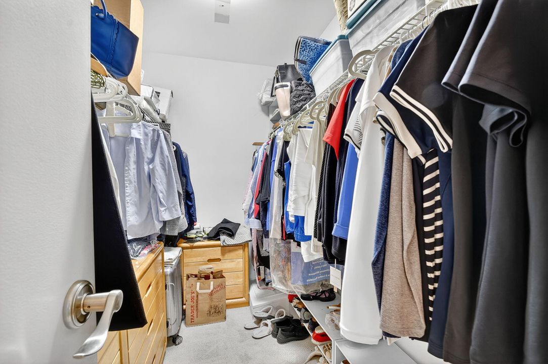 Active With Contract: $759,900 (2 beds, 2 baths, 1674 Square Feet)