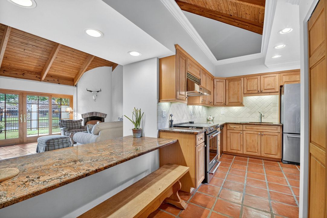 Active With Contract: $759,900 (2 beds, 2 baths, 1674 Square Feet)