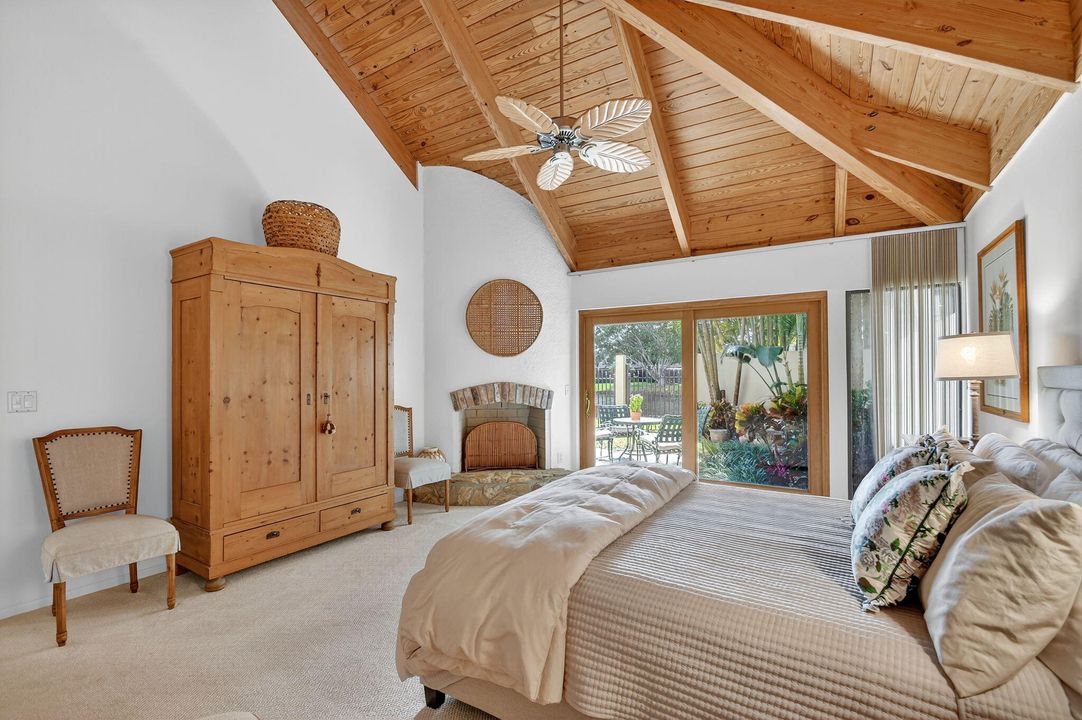 Active With Contract: $759,900 (2 beds, 2 baths, 1674 Square Feet)