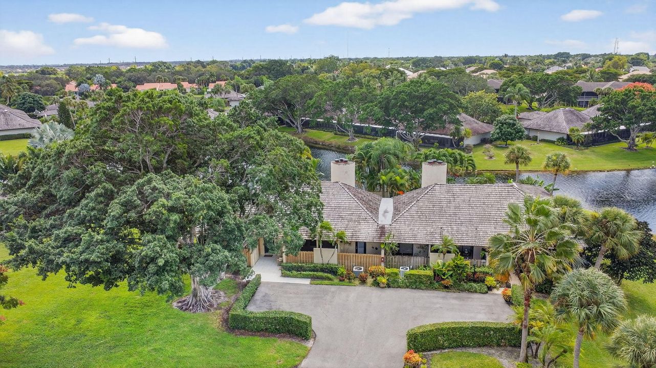 Active With Contract: $759,900 (2 beds, 2 baths, 1674 Square Feet)