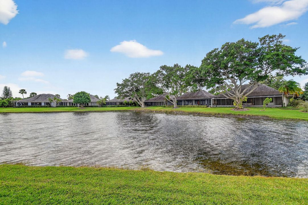 Active With Contract: $759,900 (2 beds, 2 baths, 1674 Square Feet)