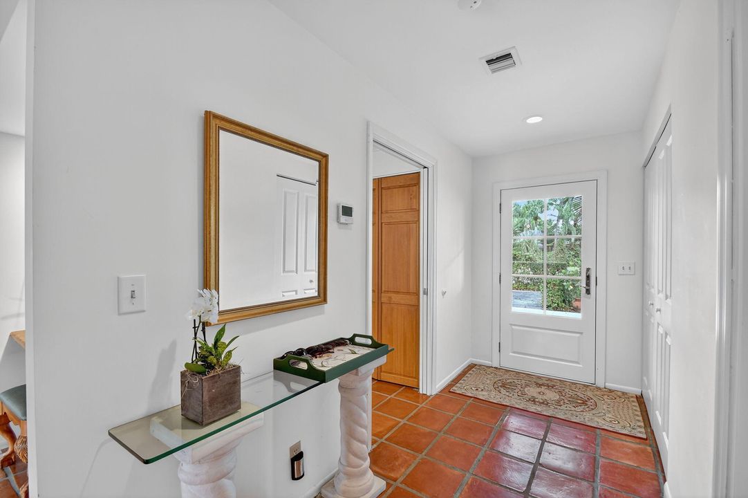 Active With Contract: $759,900 (2 beds, 2 baths, 1674 Square Feet)