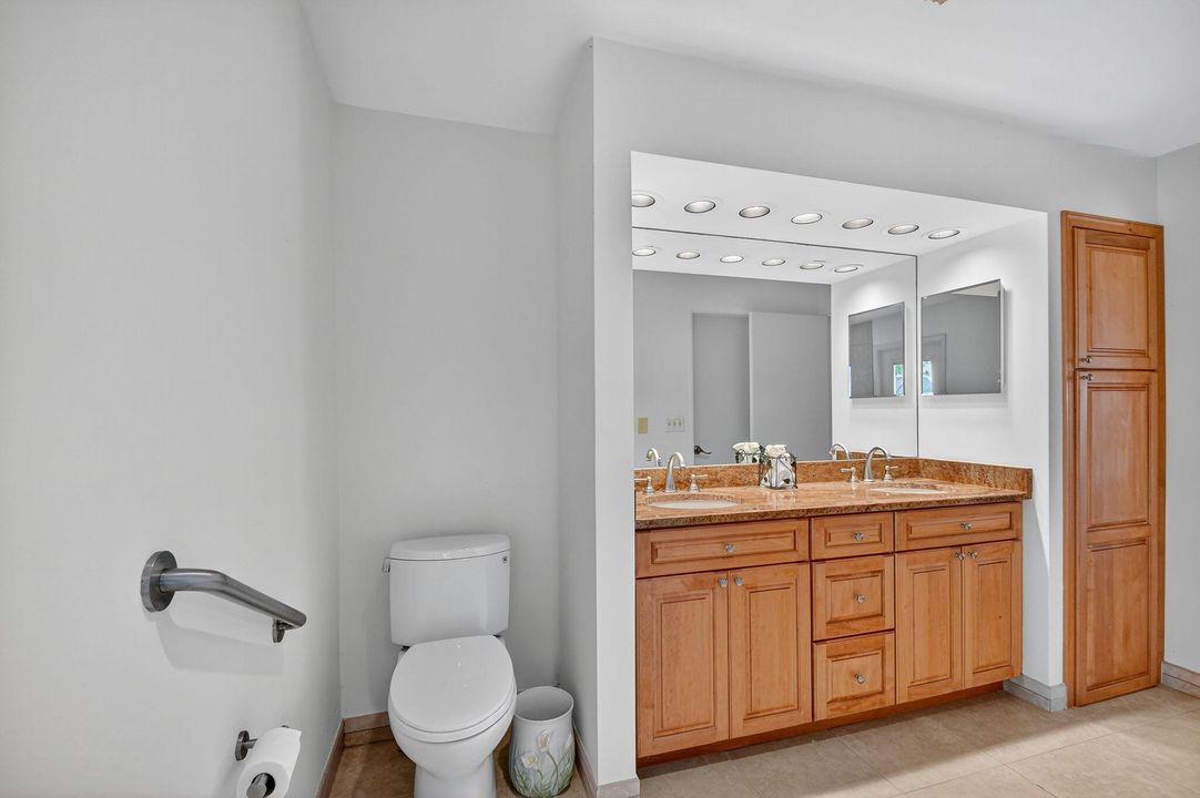 Active With Contract: $759,900 (2 beds, 2 baths, 1674 Square Feet)