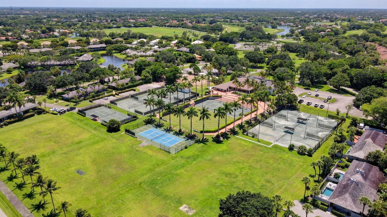 Active With Contract: $759,900 (2 beds, 2 baths, 1674 Square Feet)