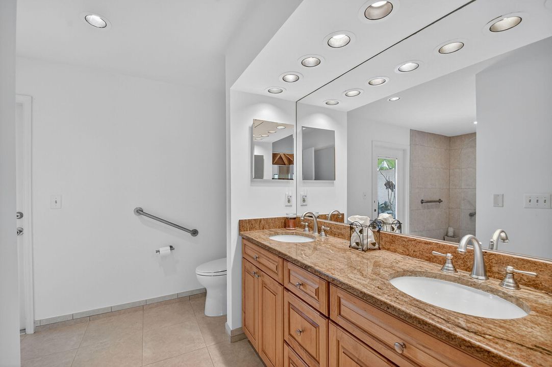 Active With Contract: $759,900 (2 beds, 2 baths, 1674 Square Feet)