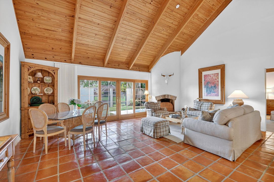 Active With Contract: $759,900 (2 beds, 2 baths, 1674 Square Feet)