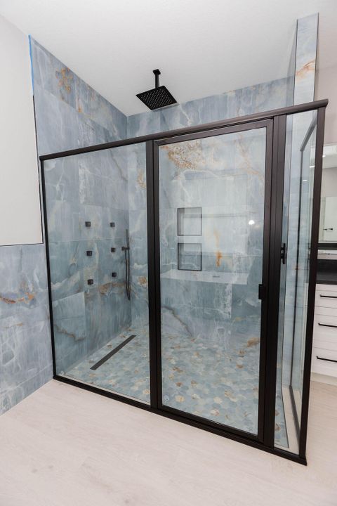 En Venta: $597,900 (4 camas, 3 baños, 2643 Pies cuadrados)