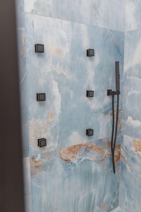 En Venta: $597,900 (4 camas, 3 baños, 2643 Pies cuadrados)