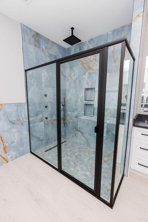 En Venta: $597,900 (4 camas, 3 baños, 2643 Pies cuadrados)