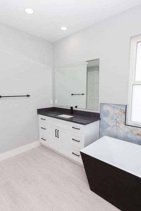 En Venta: $597,900 (4 camas, 3 baños, 2643 Pies cuadrados)