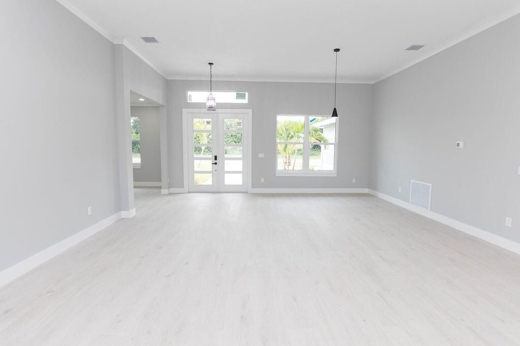 En Venta: $597,900 (4 camas, 3 baños, 2643 Pies cuadrados)