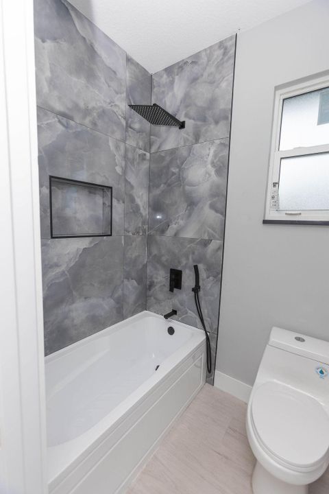 En Venta: $597,900 (4 camas, 3 baños, 2643 Pies cuadrados)