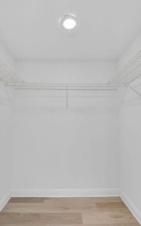 For Sale: $365,000 (2 beds, 2 baths, 1185 Square Feet)