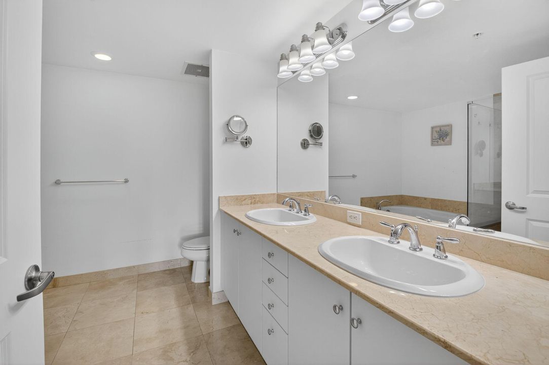 For Sale: $365,000 (2 beds, 2 baths, 1185 Square Feet)