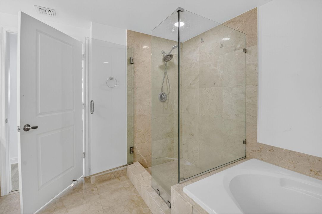 For Sale: $365,000 (2 beds, 2 baths, 1185 Square Feet)