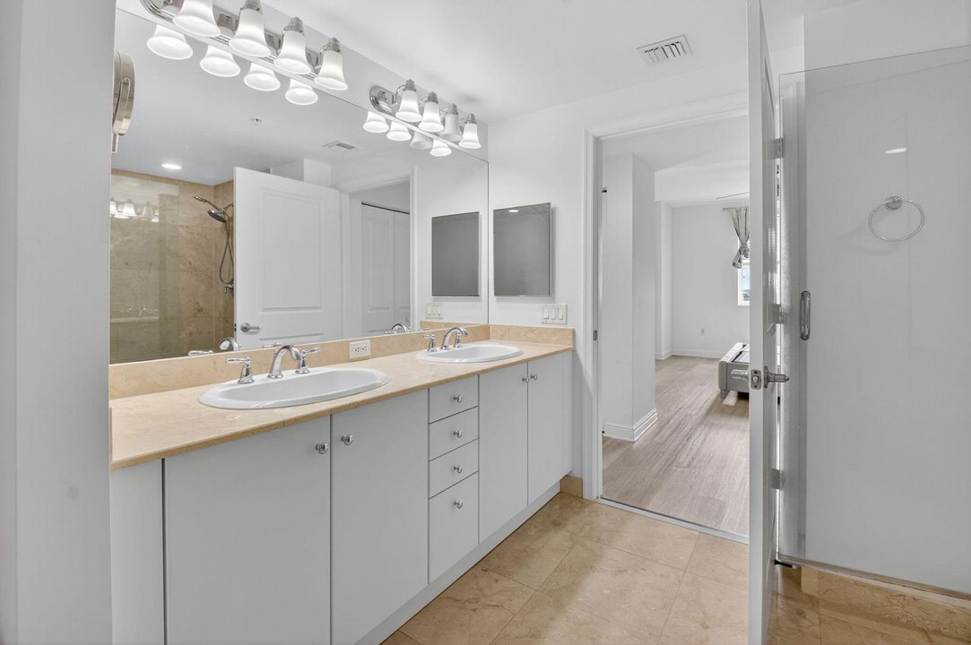 For Sale: $365,000 (2 beds, 2 baths, 1185 Square Feet)