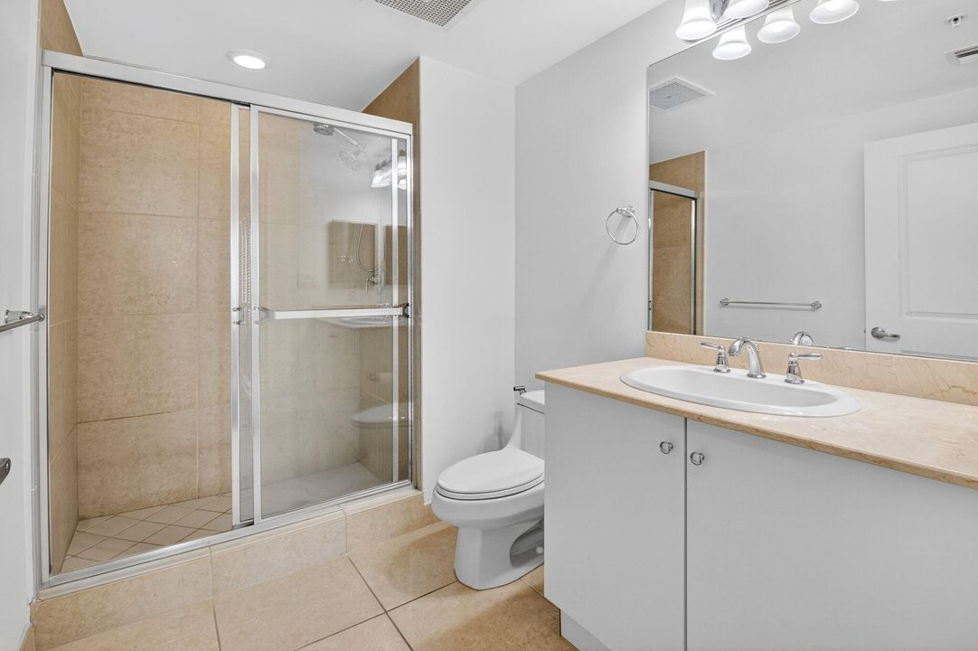 For Sale: $365,000 (2 beds, 2 baths, 1185 Square Feet)