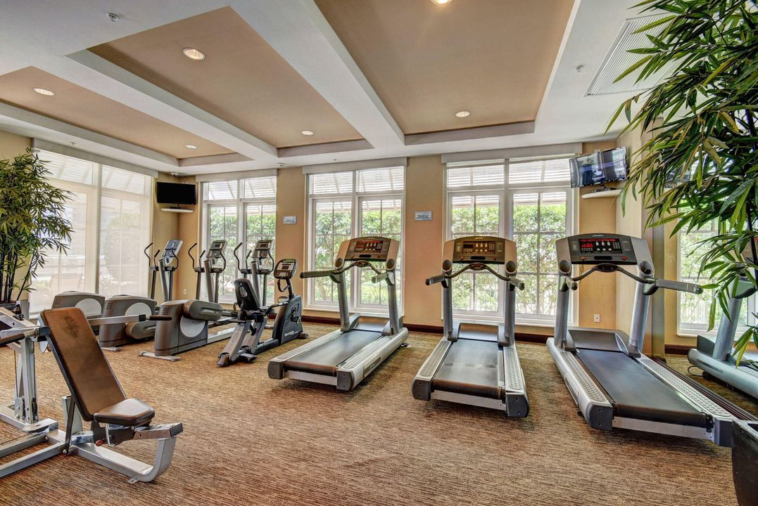 For Sale: $365,000 (2 beds, 2 baths, 1185 Square Feet)