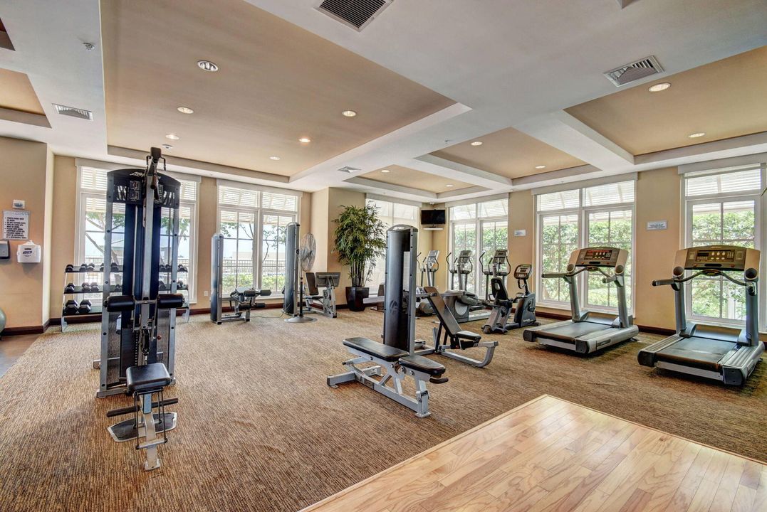 For Sale: $365,000 (2 beds, 2 baths, 1185 Square Feet)