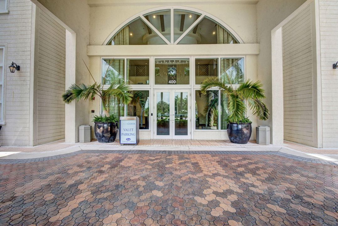 For Sale: $365,000 (2 beds, 2 baths, 1185 Square Feet)