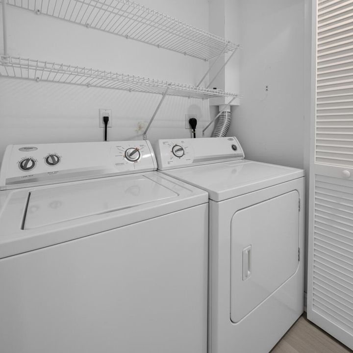 For Sale: $365,000 (2 beds, 2 baths, 1185 Square Feet)