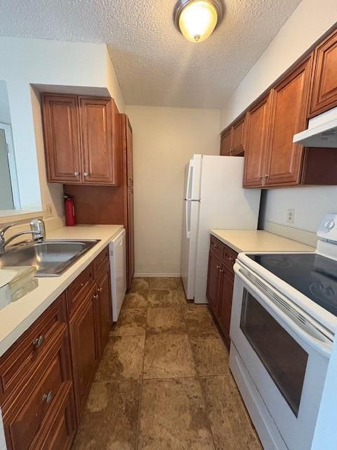 For Sale: $219,000 (1 beds, 1 baths, 805 Square Feet)