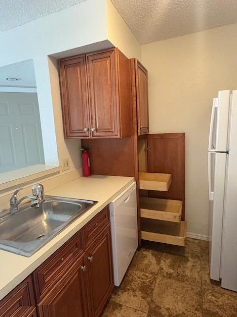For Sale: $219,000 (1 beds, 1 baths, 805 Square Feet)