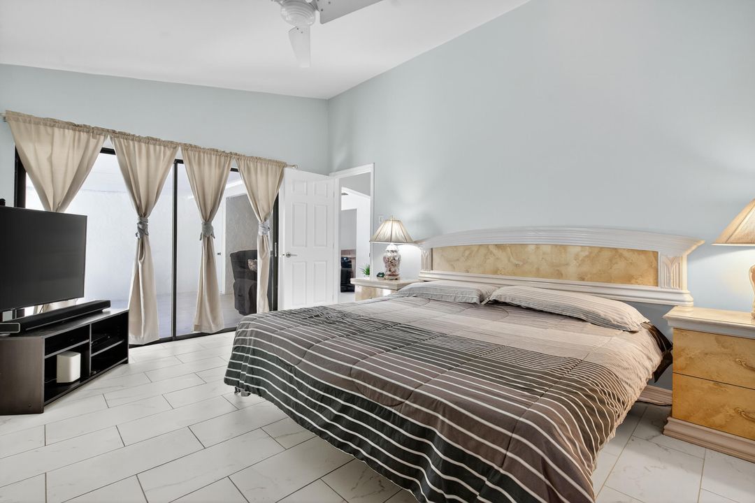 Active With Contract: $340,000 (2 beds, 2 baths, 1283 Square Feet)