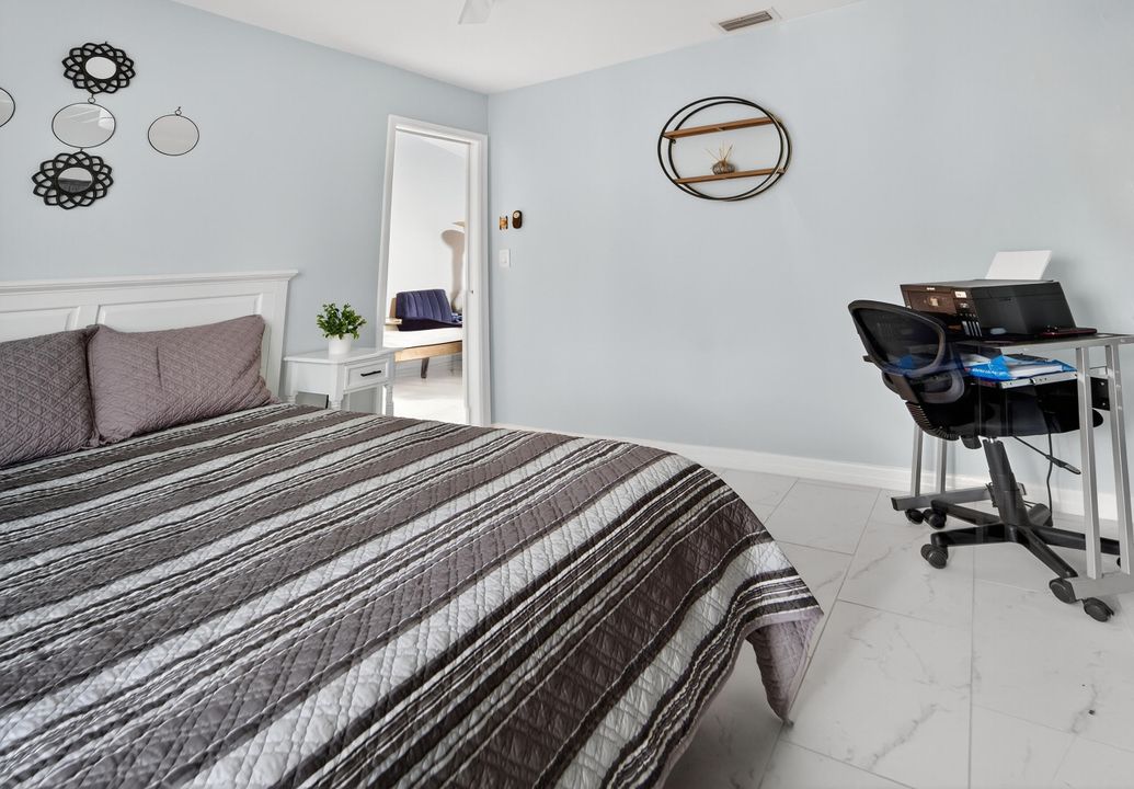 Active With Contract: $340,000 (2 beds, 2 baths, 1283 Square Feet)