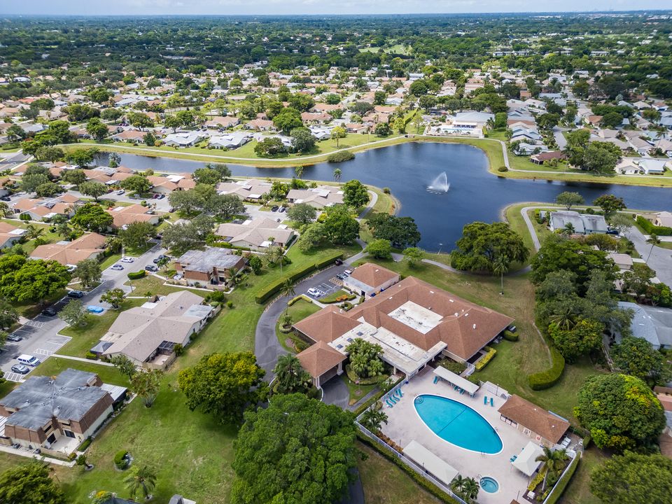 Active With Contract: $340,000 (2 beds, 2 baths, 1283 Square Feet)