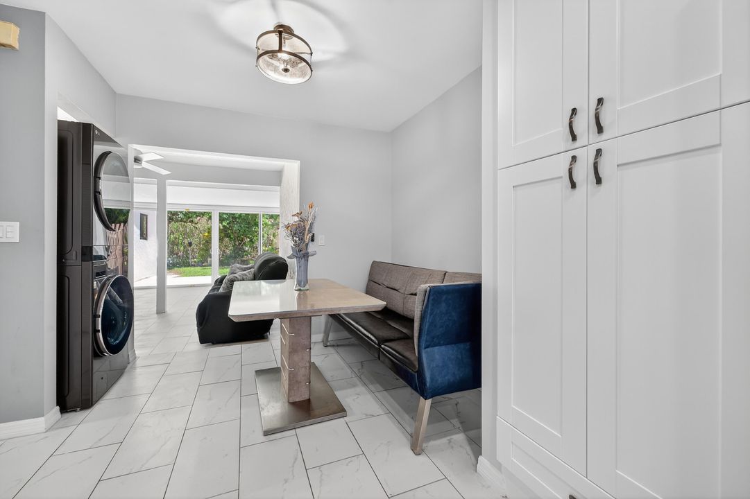 Active With Contract: $340,000 (2 beds, 2 baths, 1283 Square Feet)