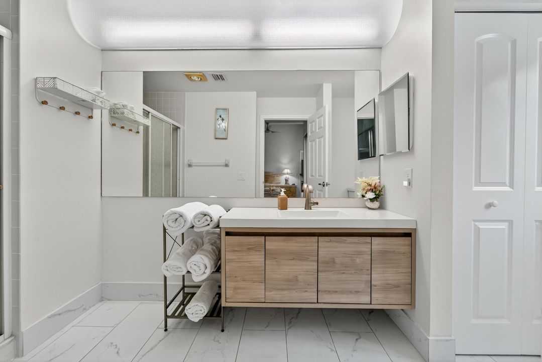 Active With Contract: $340,000 (2 beds, 2 baths, 1283 Square Feet)