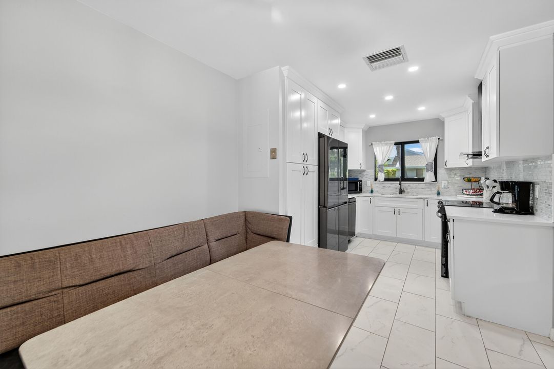 Active With Contract: $340,000 (2 beds, 2 baths, 1283 Square Feet)
