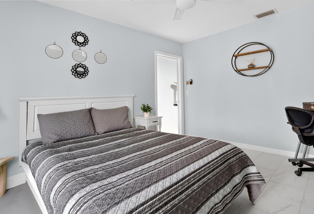 Active With Contract: $340,000 (2 beds, 2 baths, 1283 Square Feet)