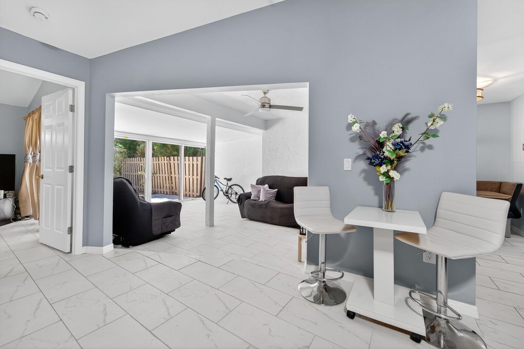 Active With Contract: $340,000 (2 beds, 2 baths, 1283 Square Feet)